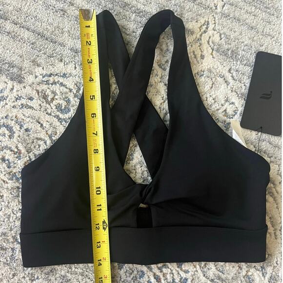NWT Fabletics Oasis Twist Sport Bra Size Medium Black - Picture 8 of 8